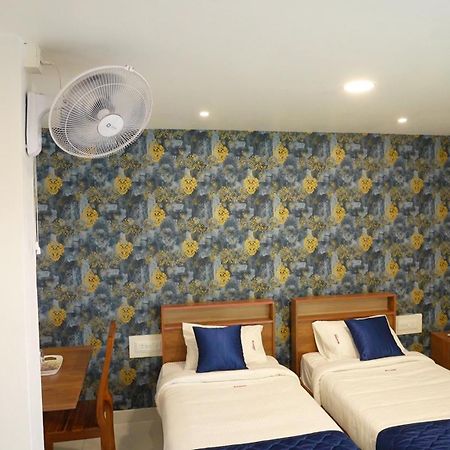Amsher Suit Lulu Mall Road Hotel Kochi Exterior foto