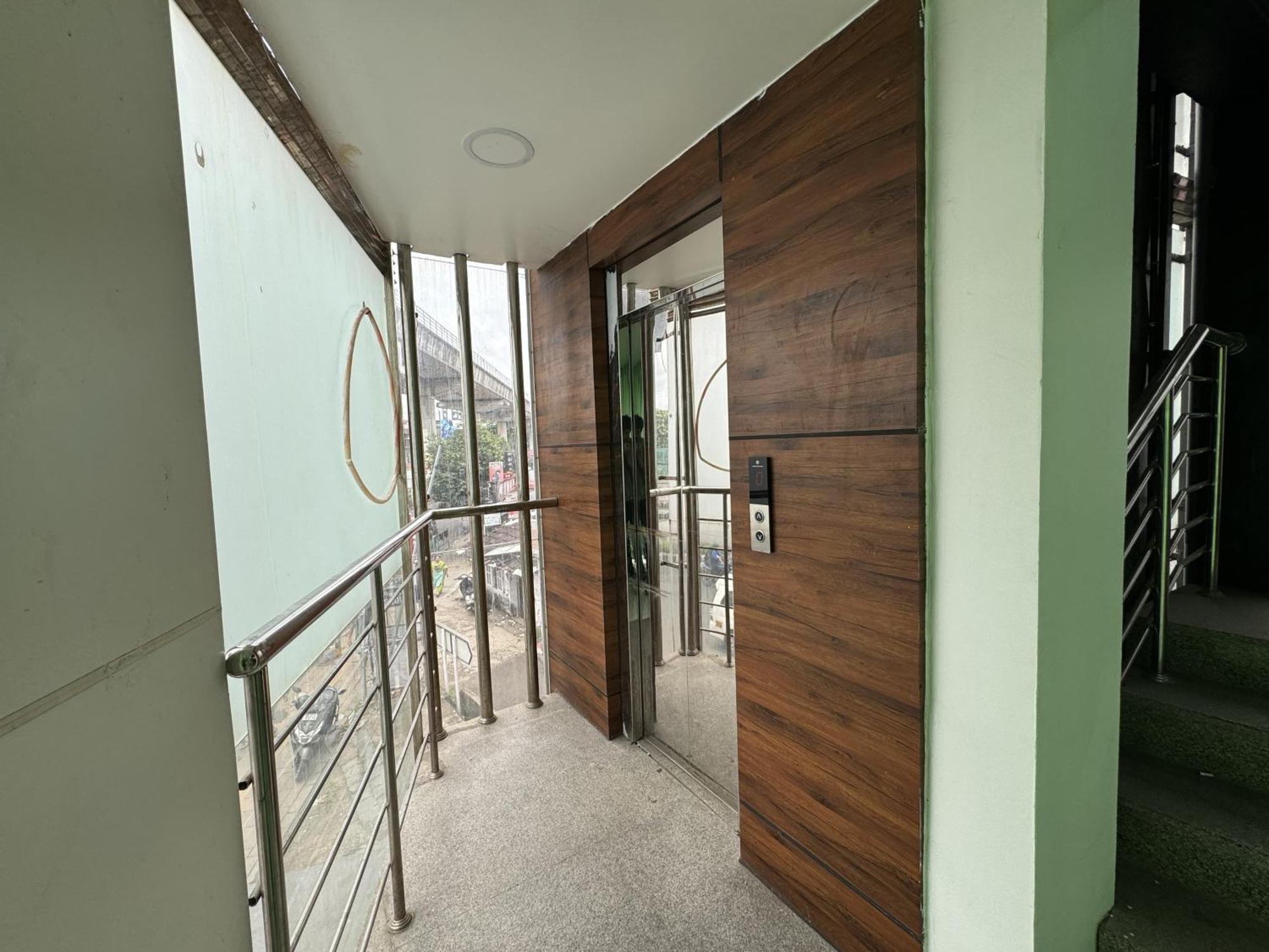 Amsher Suit Lulu Mall Road Hotel Kochi Exterior foto